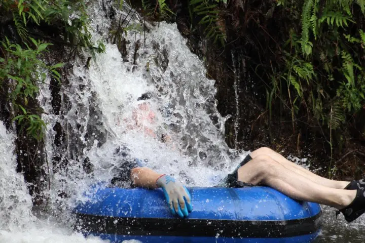 Kauai-Canal-Tuber-Gets-Soaked