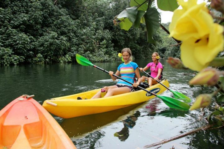 Kayaking-on-Wailua-River